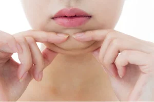 يمكن لجهاز الفيزر  شفط الدهون شفط دهون الوجه